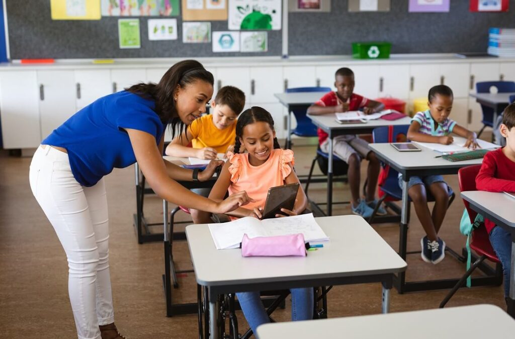 teacher-assisting-a-student
